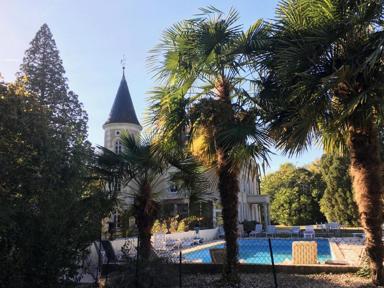 Chateau Les Vallees Tournon-Saint-Pierre Exterior photo